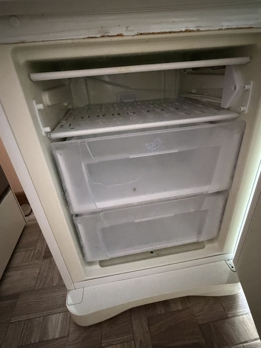 Холодильник indesit б/у