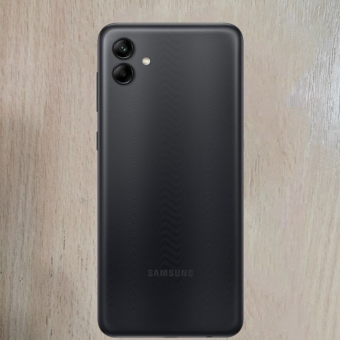 Samsung galaxy A04e Sotiladi...