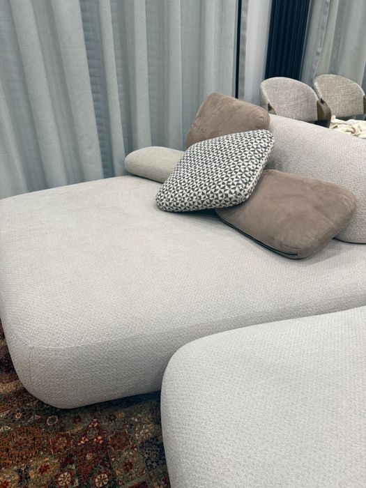 Диван от Monoconcept