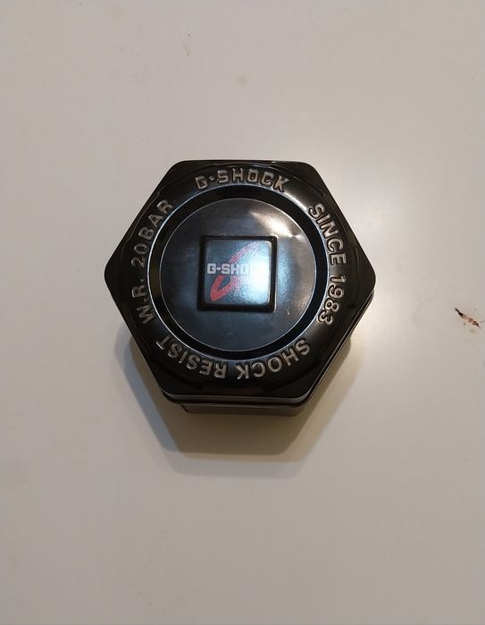 Vând ceas Casio G-Shock GA-110LPA-1AER, model cu cadran verde măsliniu/negru și accente albastre (design inspirat militar).