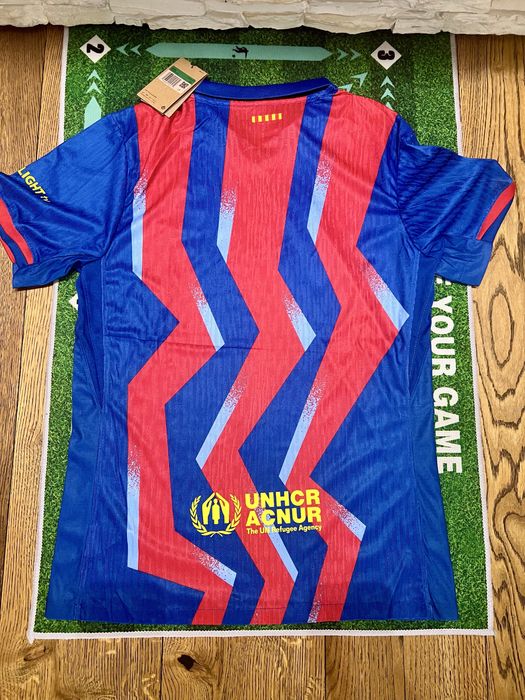 Футболна тениска Барселона за предстоящото ел класико - налична