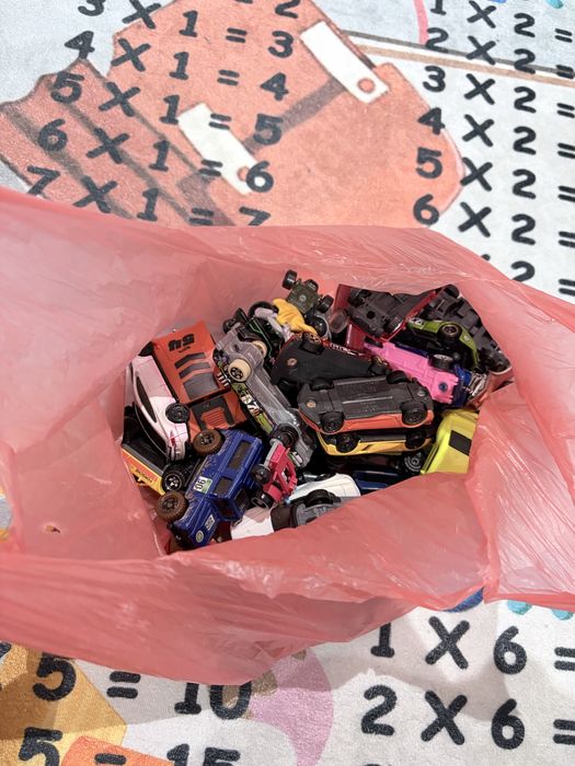 Колички Hotwheels