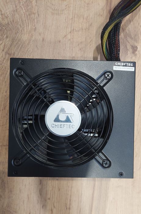 Блок питания  "Chieftec a80 750w"