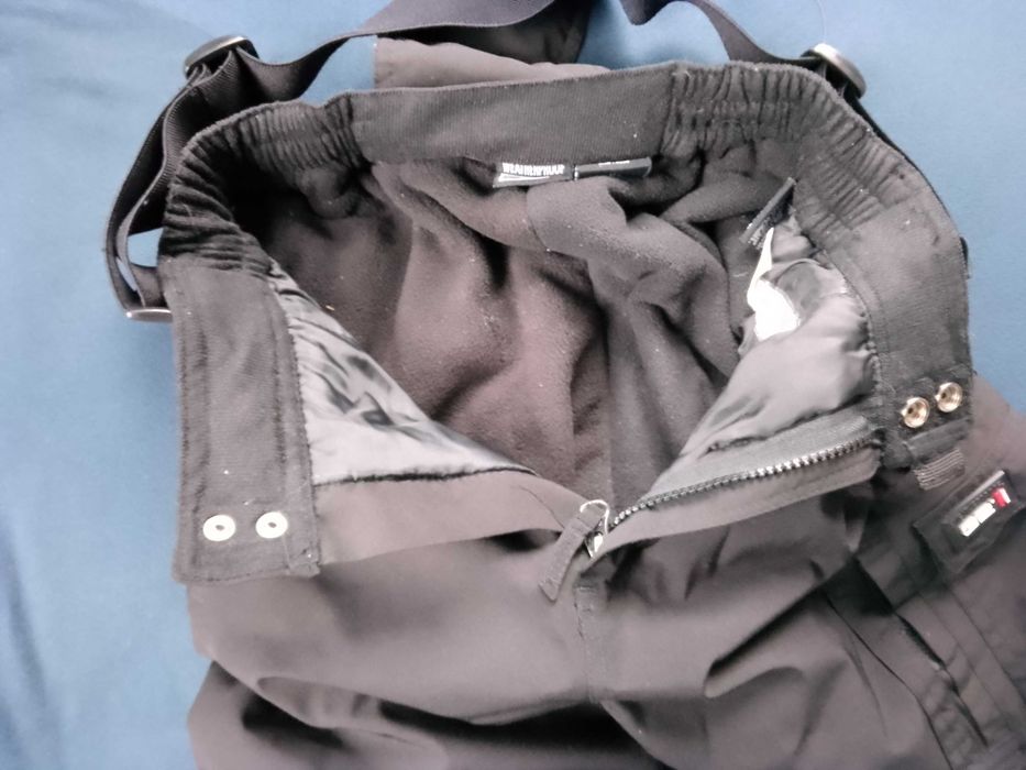 Водо и вятъроустойчив панталон с тиранти