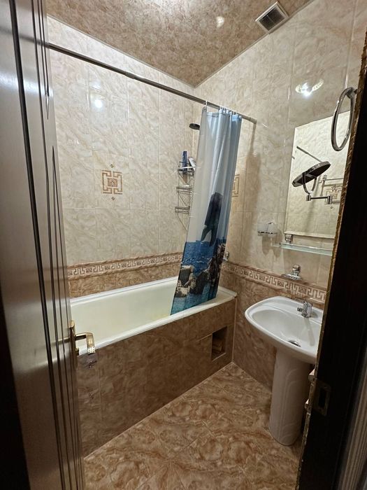 Продаётся своя просторная квартира на Каракамыш2/5,  1 этаж, 9этажный