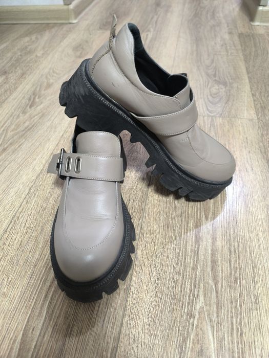 Продам женские кожаные туфли, размер 37