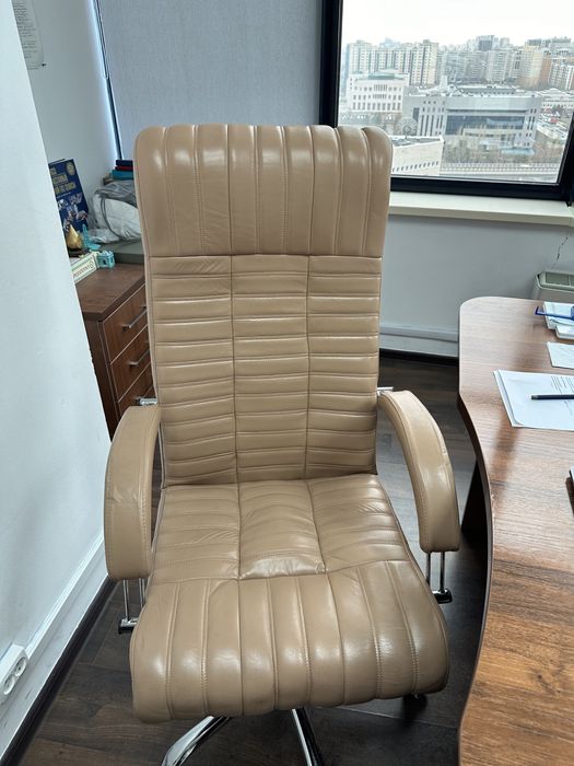 Продам кресло для руководителя