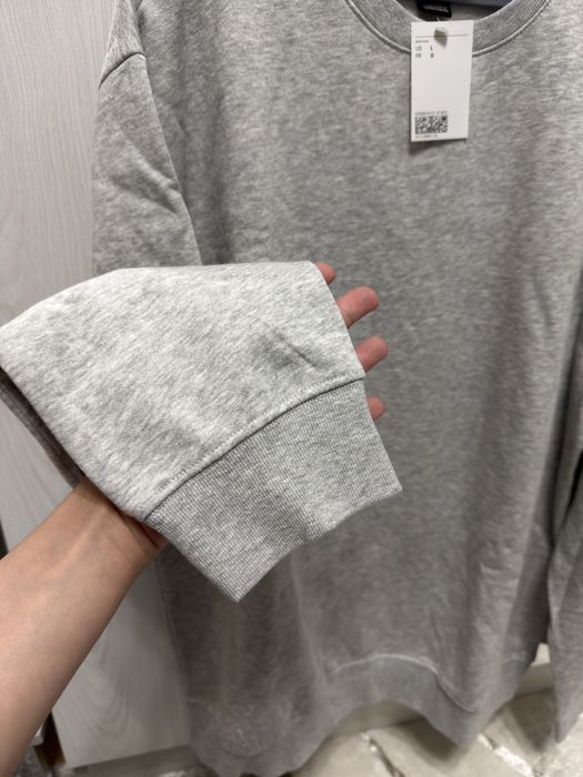 Продается новый свитшот от H&M