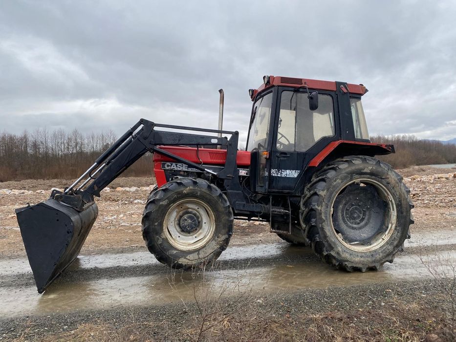 Case International 845 XL cu Încărcător Profesional