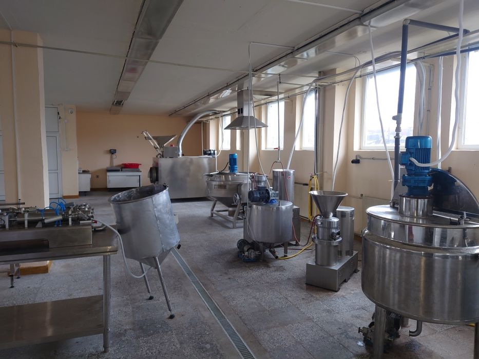 Оборудване за производство на фъстъчено масло, тахан, бадемово масло и