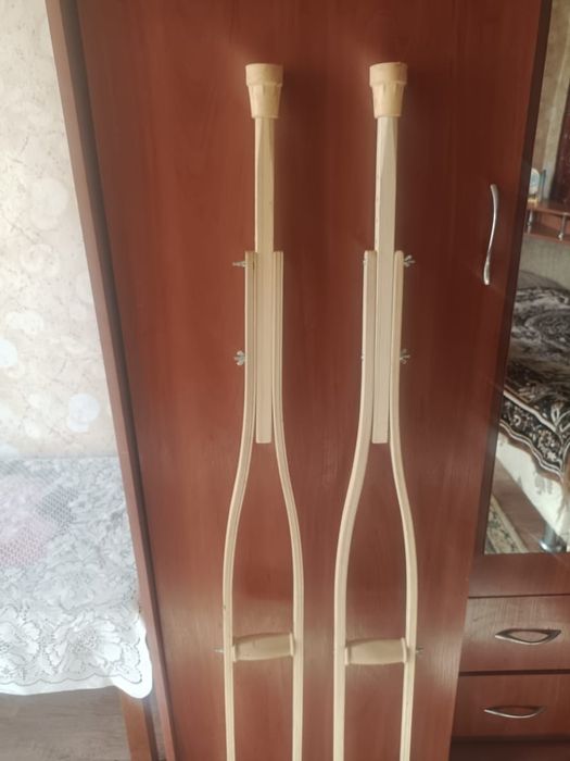 Продам костыли деревянные