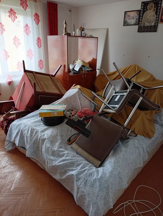Vând apartament Lonea