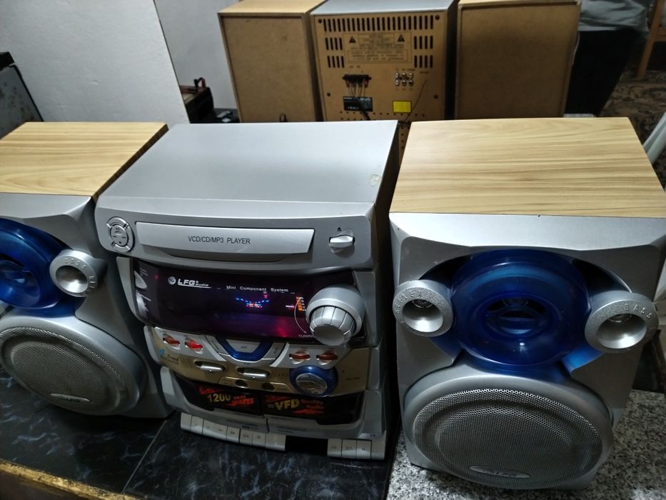 Sistem audio LFG stereo cu boxe