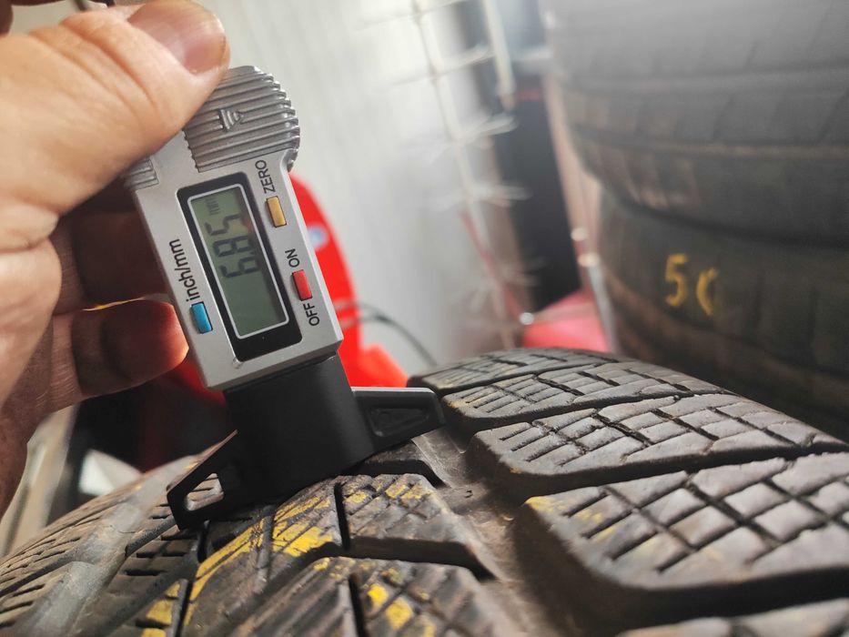 4бр.зимни гуми 235/50/20-255/45/20 Pirelli спорт пакет
