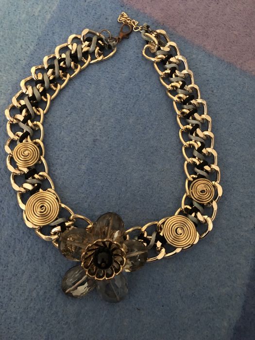 Дамско колие