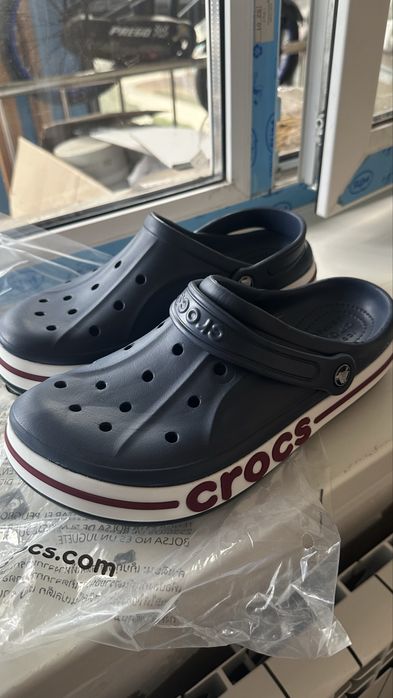 Crocs абсолютно новые