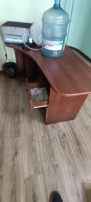 Продам стол компьютерный