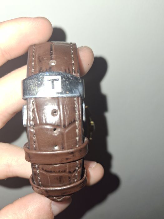 часы Tissot в отличном цвете