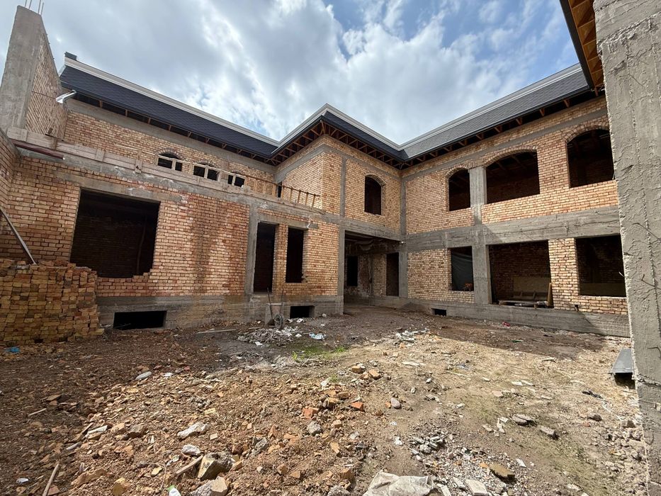 Мирзо Улугбекский район махалля Фаровон 6 соток 1,350 м² 12 комнат