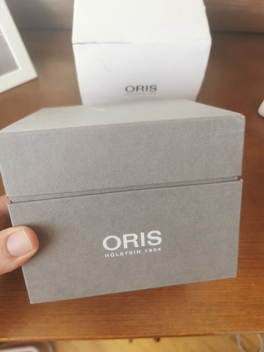 Часовник ORIS AQUIS Date