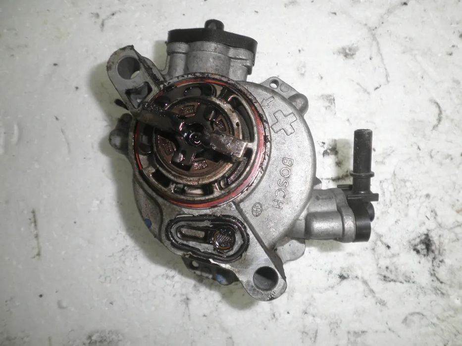 pompa vacuum ford ecosport 1.5 tcdi , focus 3 1.6 tdci 9804021880