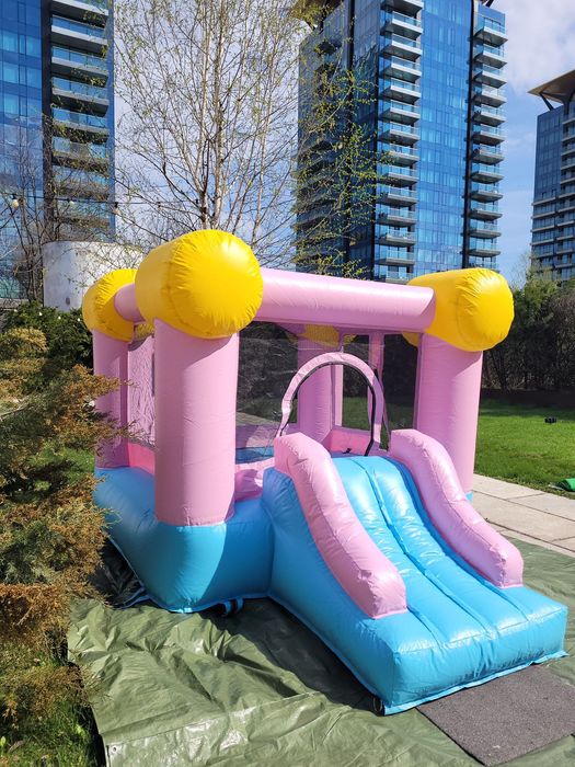Tobogan cu bouncer/Tobogan gonflabil cu trambulina
