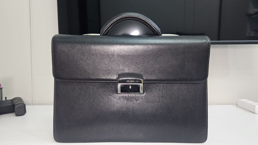 Портфель NERI KARRA кожаный
