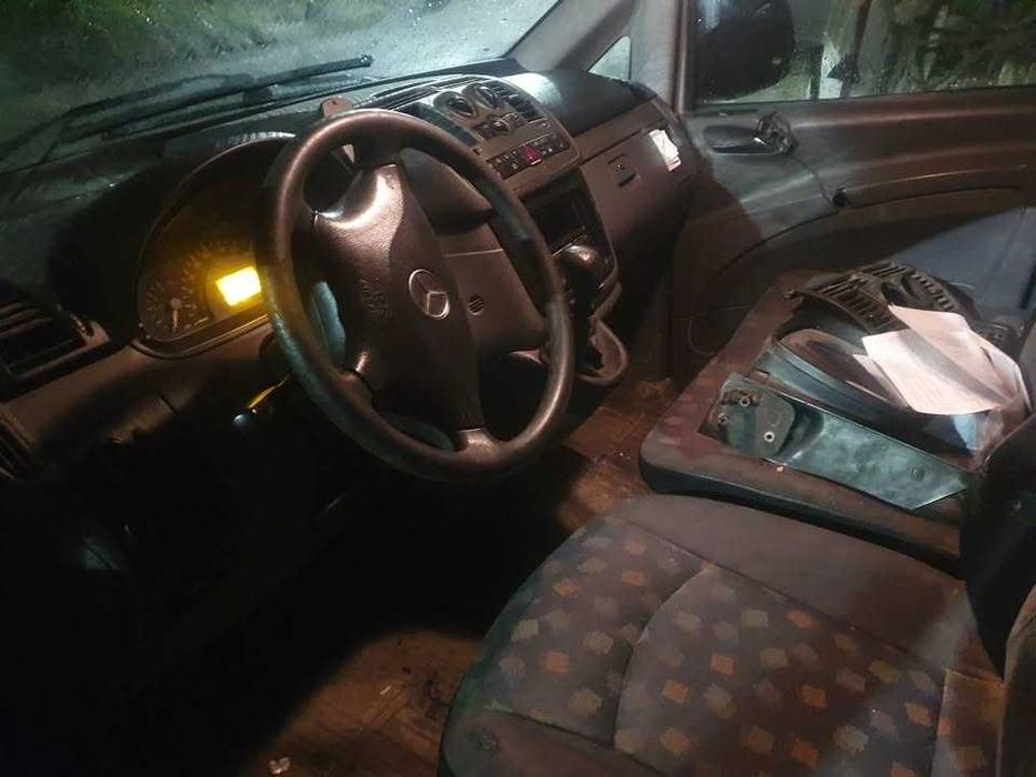 Mercedes vito 2.2 an 2004 150 cp 8+1 locuri 1600 Euro pret fix