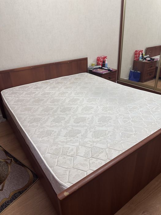 Продам б/у кровать