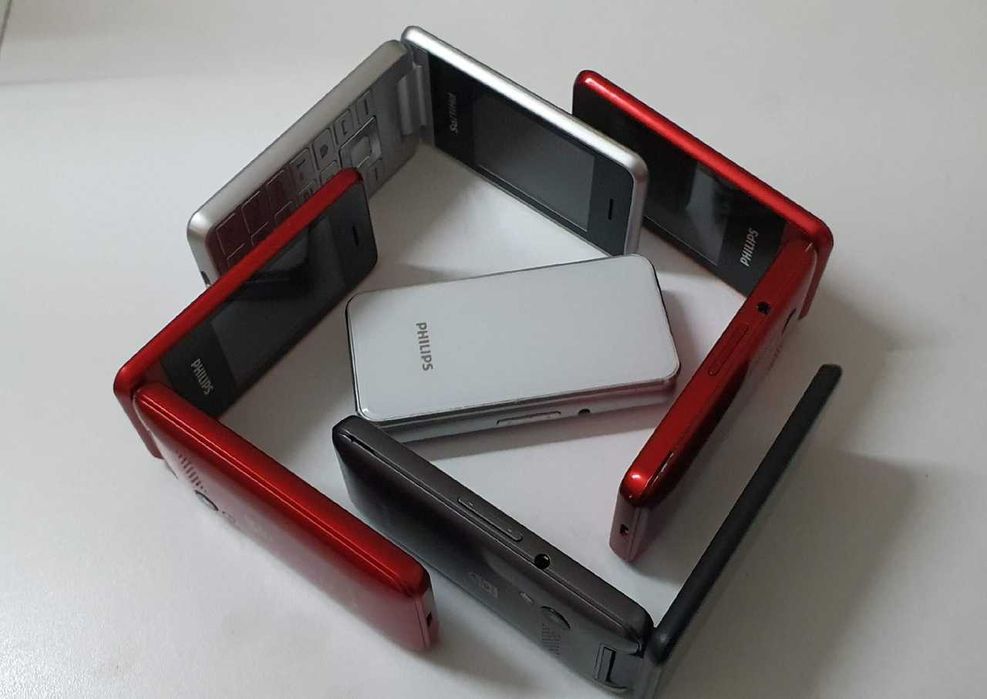 Сотовый телефон Philips Xenium E2601  Раскладушка