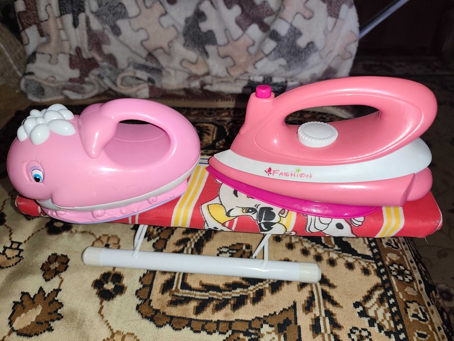 Продам игрушечные утюги, музыка играет