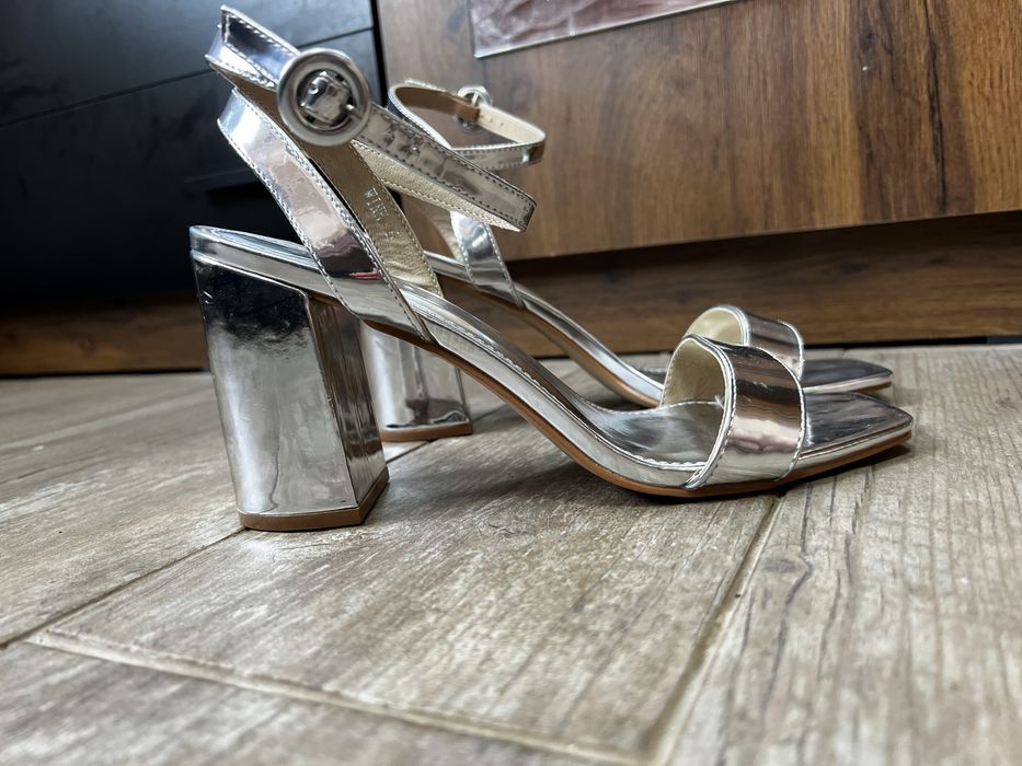 Сандали на ток Be Mine