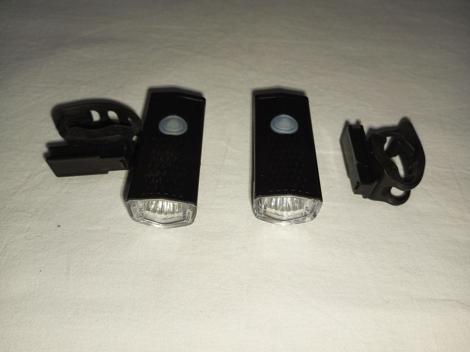 Фонарь фара на самокат,на аккумуляторе перезаряжаемые.