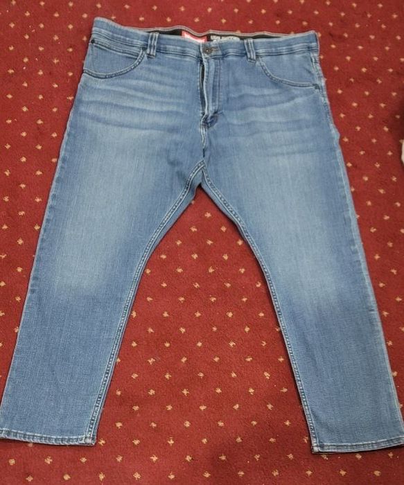 Продаётся джинси брюки