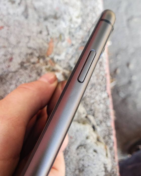 iPhone 11 black srocnii