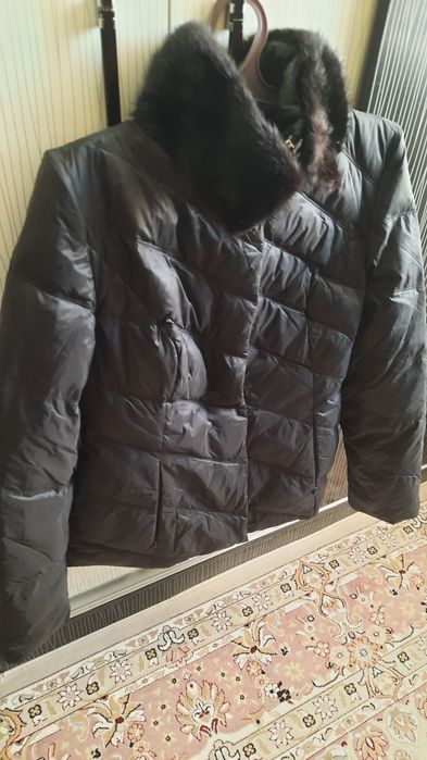 Срочно продам балоневый куртка воротник норка