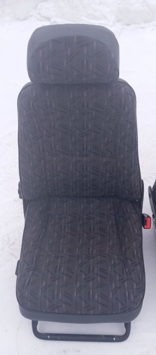 Продам передние кресла на ваз 2109