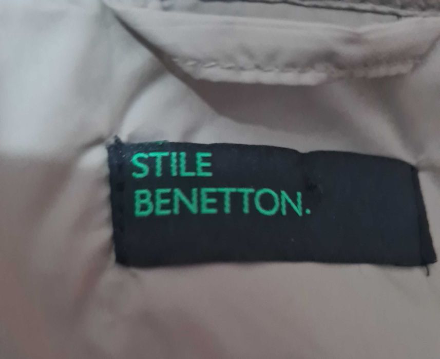 Geacă damă Benetton marimea [IT]42, [UK]10, cam un S-M mic
