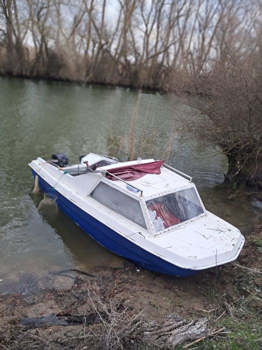 Ansamblu BARCA CABINATA și PERIDOC înmatriculat