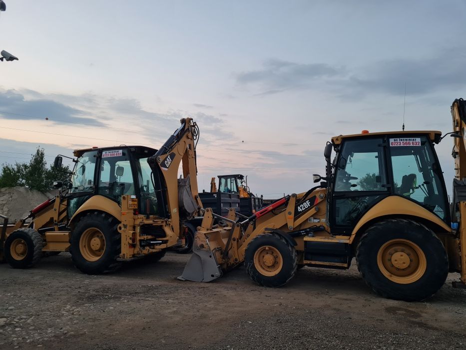 Închiriez bobcat miniexcavator