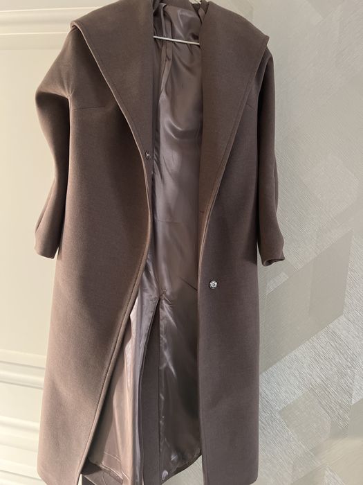 Пальто сатылады ( продается пальто)