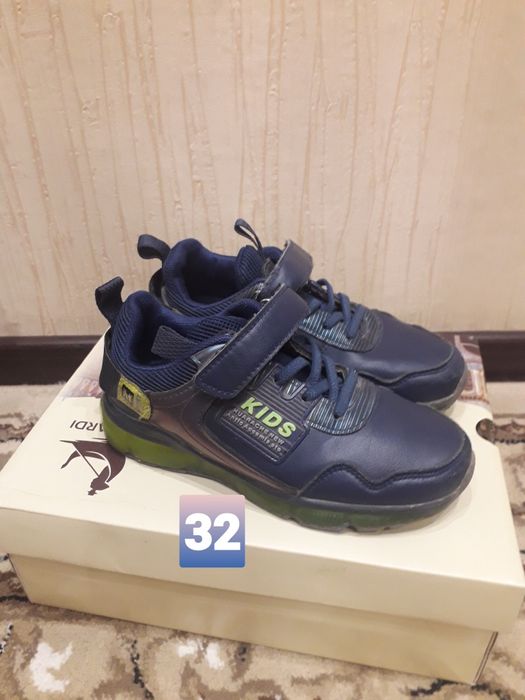 Продам детскую обувь