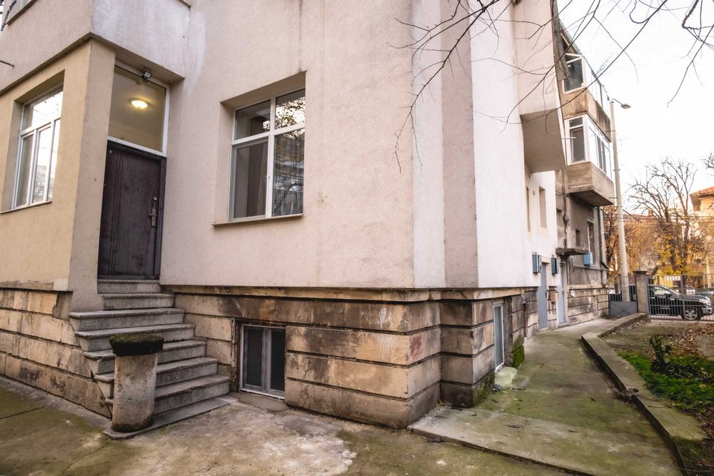 Продава се Тристаен апартамент в Русе, Център - 90 кв.м за 1417 €/кв.м - Снимка #17