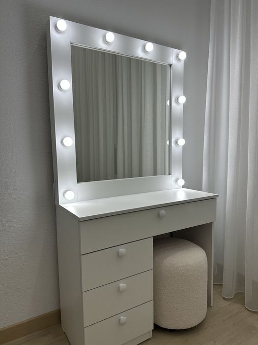 Туалетный столик