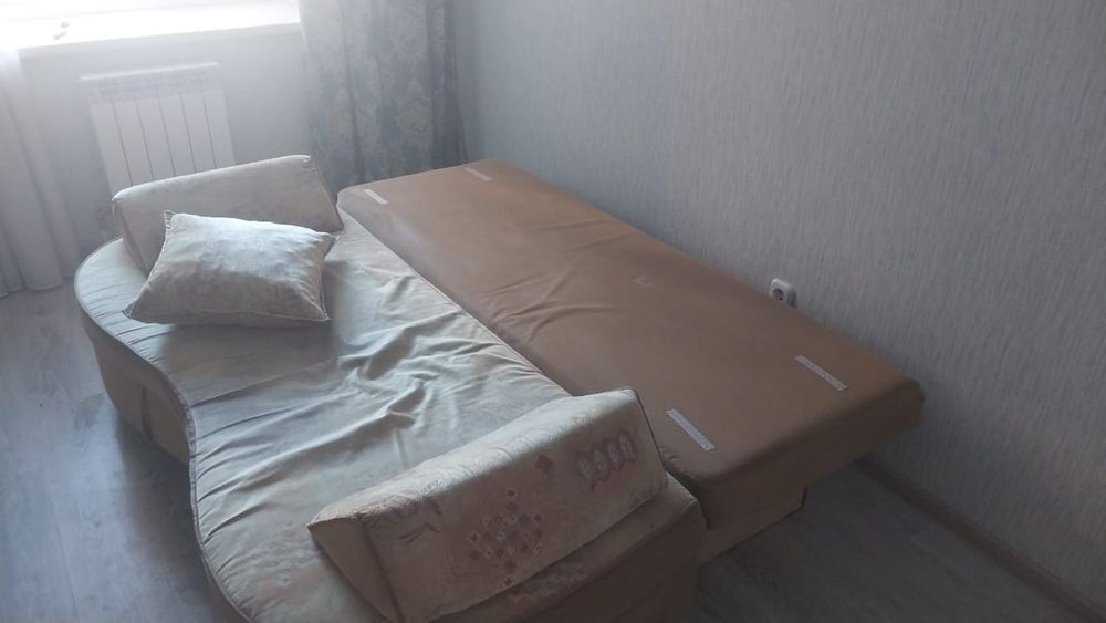 Диваны  и штатив