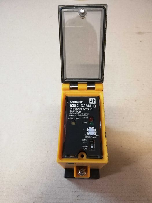 Sensor Omron E3B2-D2M4-G Photoelectric switch