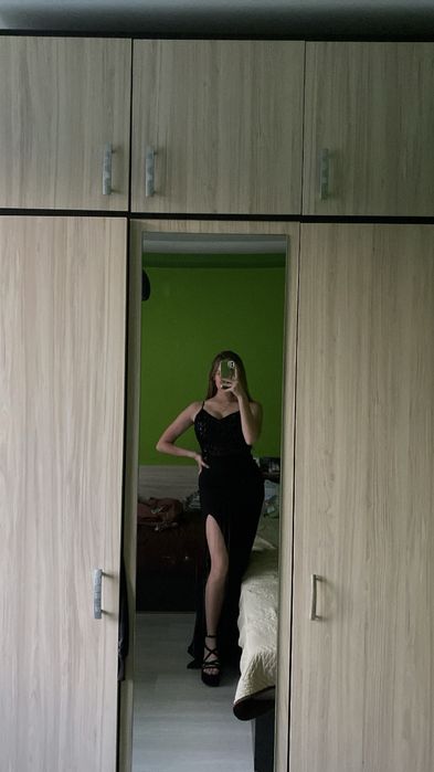 Черна рокля