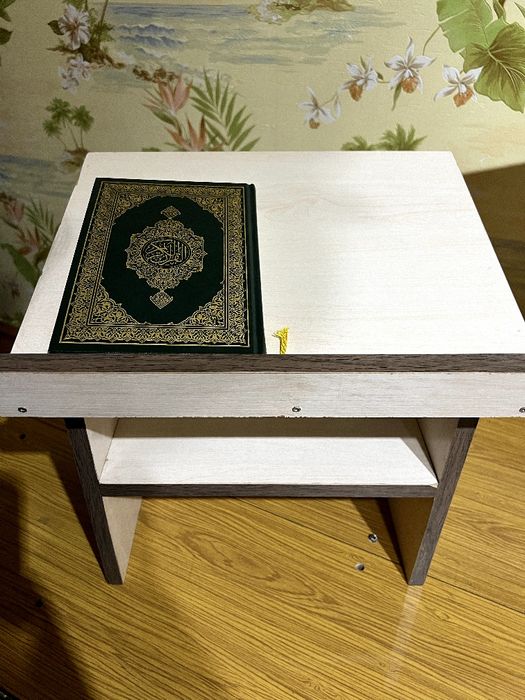 Lavh va kitob uchun podstavka