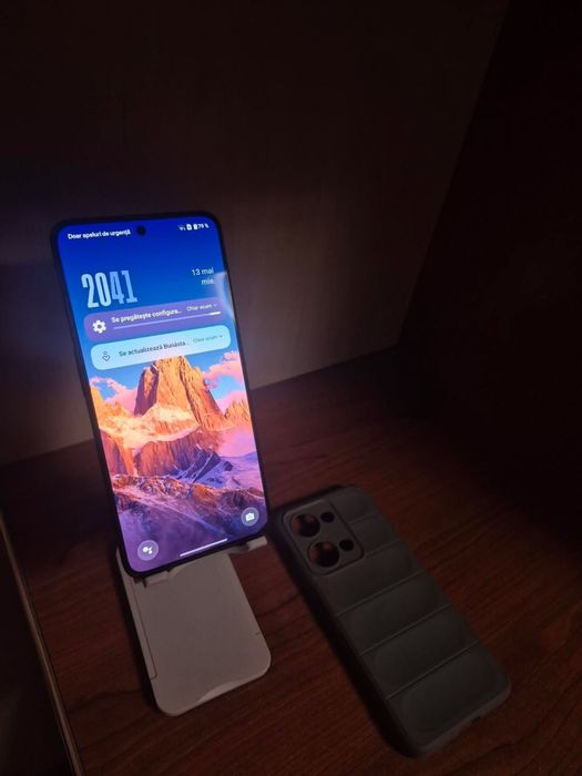Samsung, IPhone.