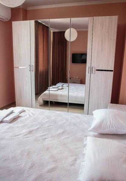 Луксозен тристаен апартамент в сърцето на Бургас